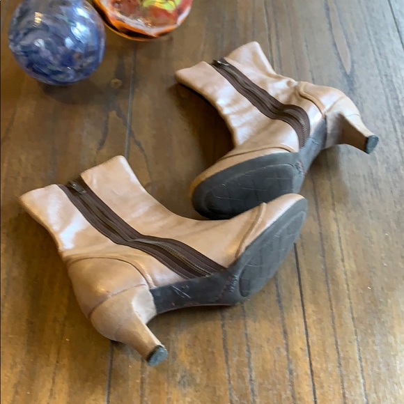 J Shoes Metallic Vamp Boots - Picture 3 of 8